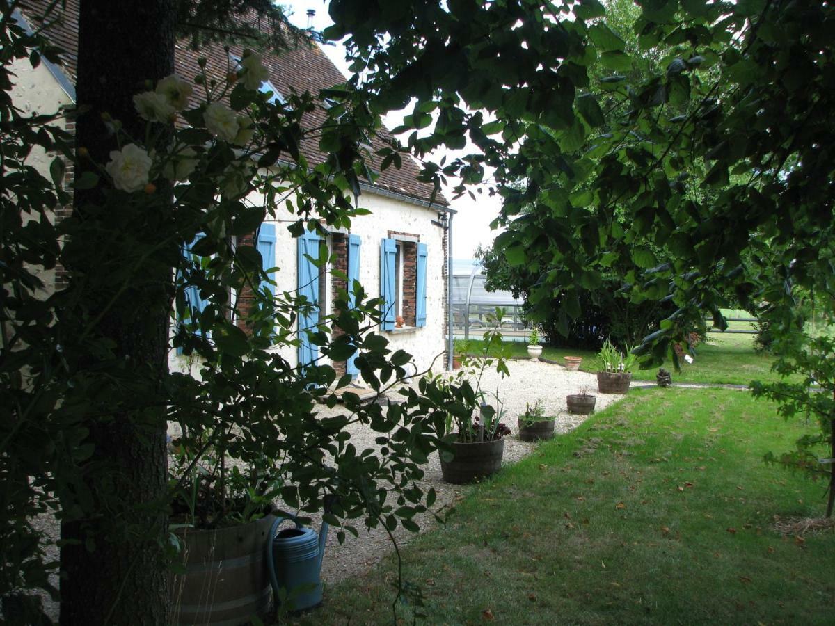 Tante Pim Neuilly-sur-Eure Exterior foto