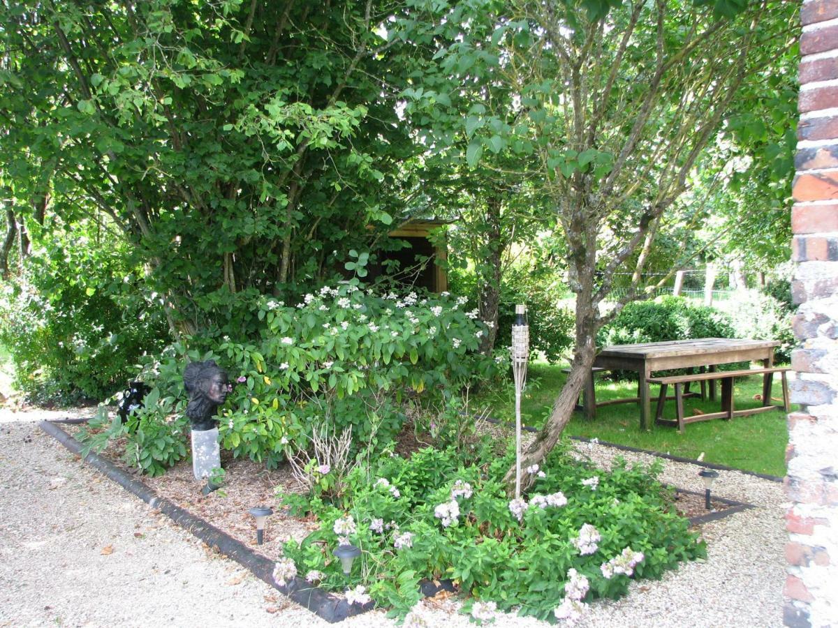 Tante Pim Neuilly-sur-Eure Exterior foto