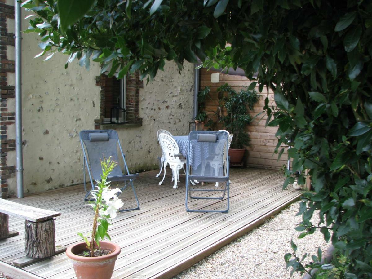 Tante Pim Neuilly-sur-Eure Exterior foto