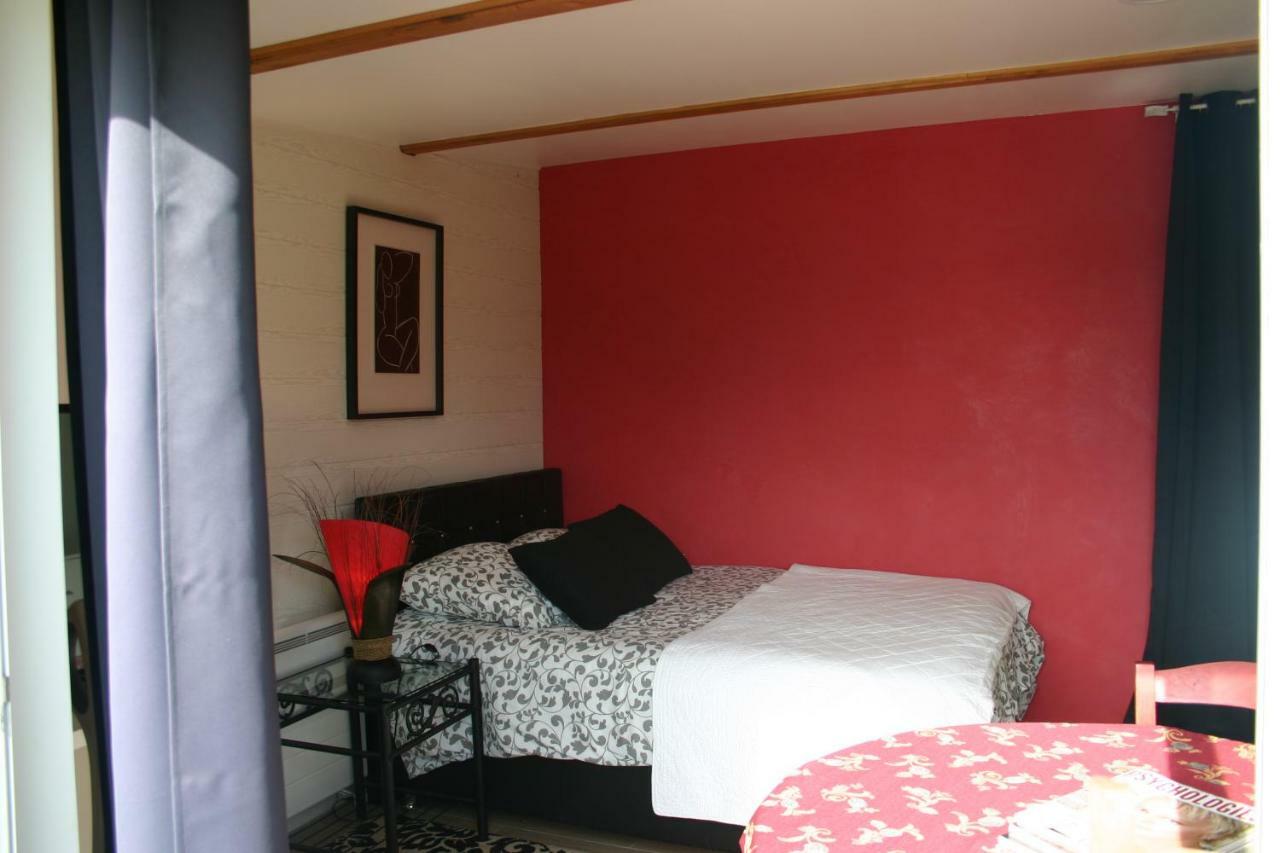 Tante Pim Neuilly-sur-Eure Exterior foto